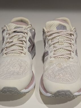 New Balance Fresh Foam 680v7 Sea Salt Violet Shadow Women's Sneakers Lace Up